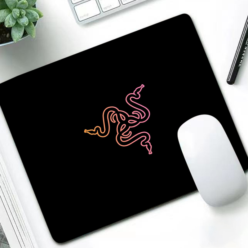 Gaming Keyboard Easy To Clean - Razer luxo mouse pad anime gamer